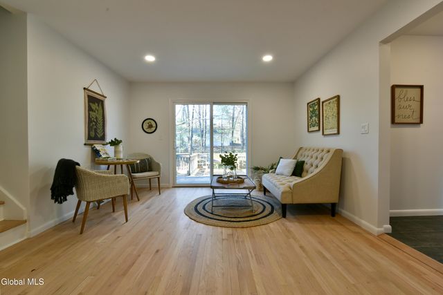 871 Maxwell Drive, Niskayuna, NY 12309