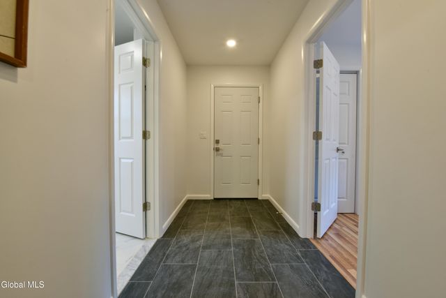 871 Maxwell Drive, Niskayuna, NY 12309