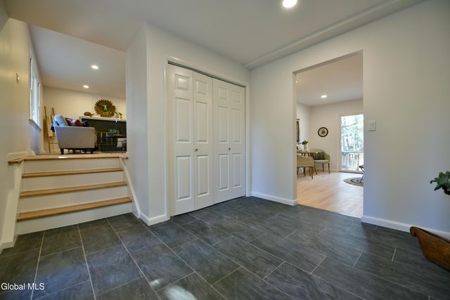 871 Maxwell Drive, Niskayuna, NY 12309