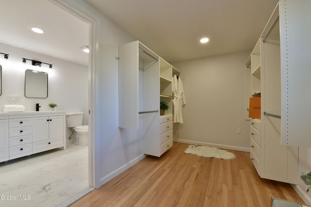 871 Maxwell Drive, Niskayuna, NY 12309