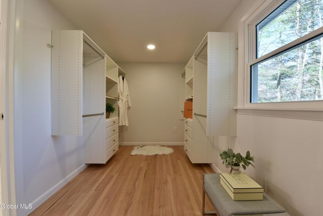 871 Maxwell Drive, Niskayuna, NY 12309