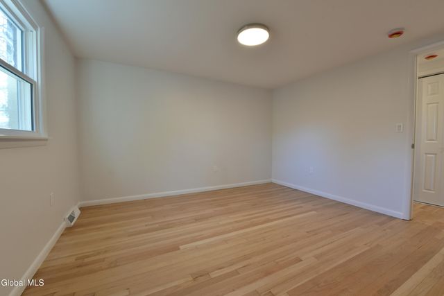 871 Maxwell Drive, Niskayuna, NY 12309