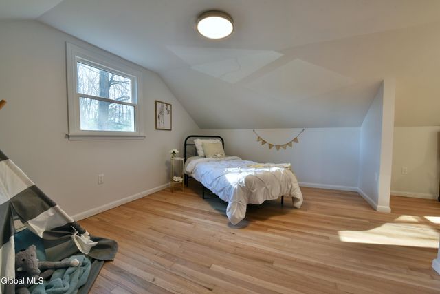 871 Maxwell Drive, Niskayuna, NY 12309