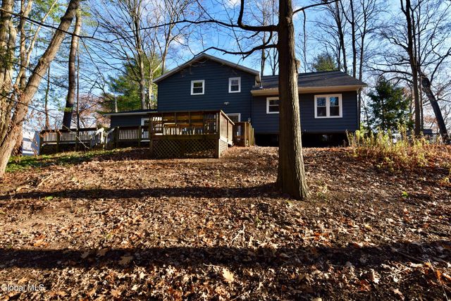 871 Maxwell Drive, Niskayuna, NY 12309