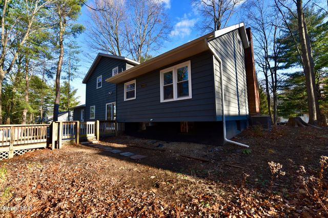 871 Maxwell Drive, Niskayuna, NY 12309