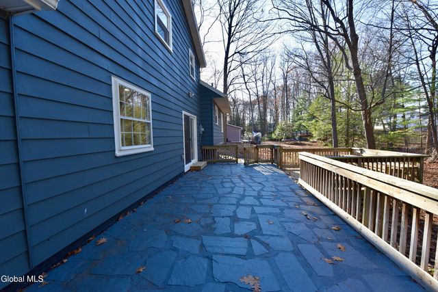 871 Maxwell Drive, Niskayuna, NY 12309