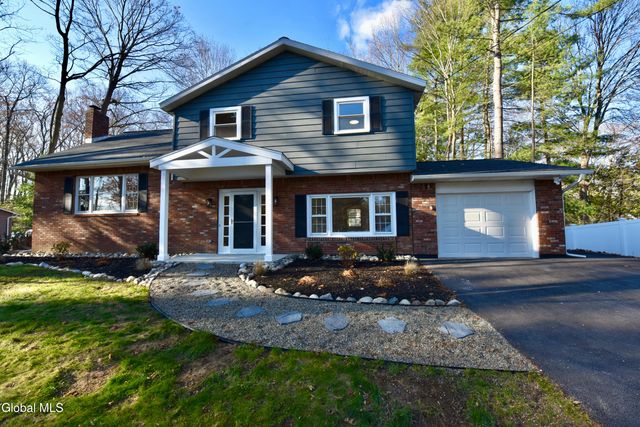 871 Maxwell Drive, Niskayuna, NY 12309