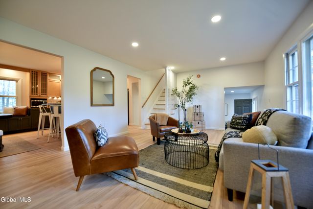 871 Maxwell Drive, Niskayuna, NY 12309