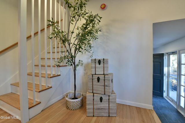 871 Maxwell Drive, Niskayuna, NY 12309