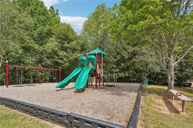 202 Inverness Avenue, Newnan, GA 30263