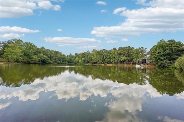 202 Inverness Avenue, Newnan, GA 30263