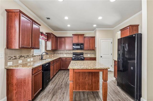 202 Inverness Avenue, Newnan, GA 30263