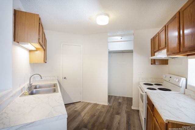 9646 Bratton, San Antonio, TX 78245