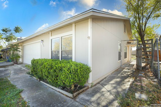 9646 Bratton, San Antonio, TX 78245