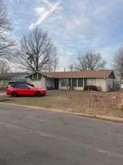 1314 W Clyde Avenue, Vinita, OK 74301