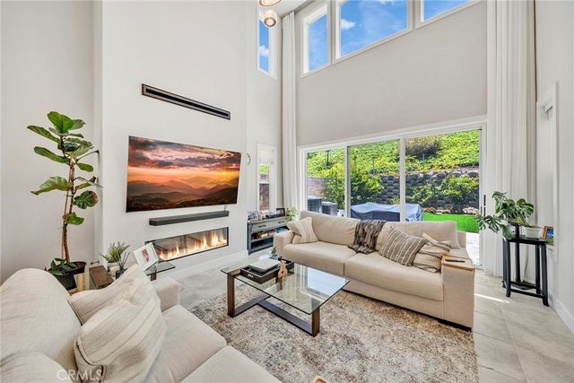 241 Burwood, Lake Forest, CA 92630