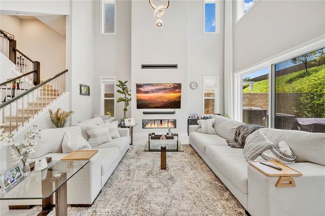 241 Burwood, Lake Forest, CA 92630