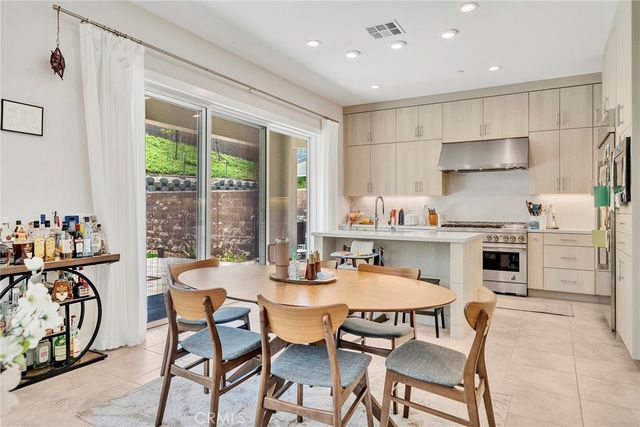 241 Burwood, Lake Forest, CA 92630