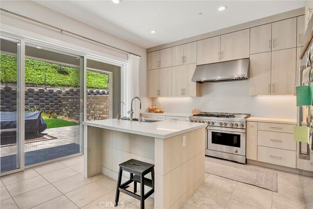 241 Burwood, Lake Forest, CA 92630
