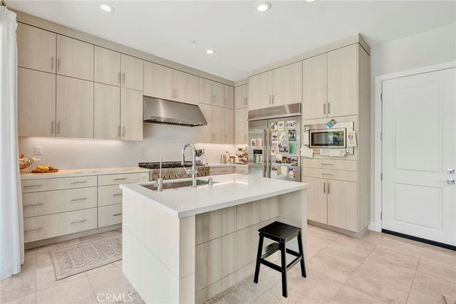 241 Burwood, Lake Forest, CA 92630