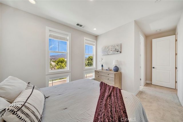 241 Burwood, Lake Forest, CA 92630