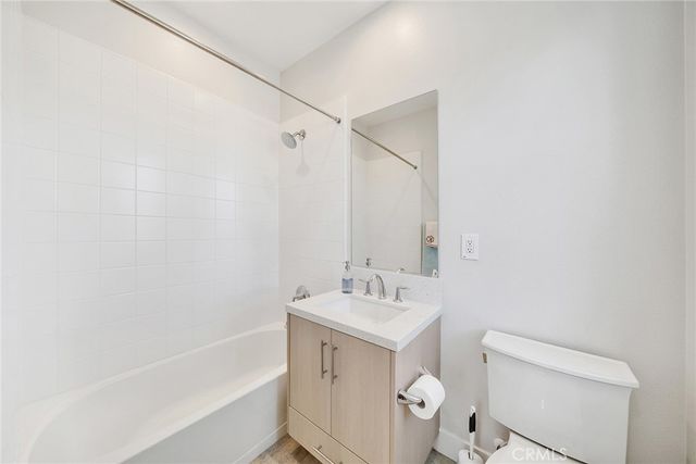 241 Burwood, Lake Forest, CA 92630