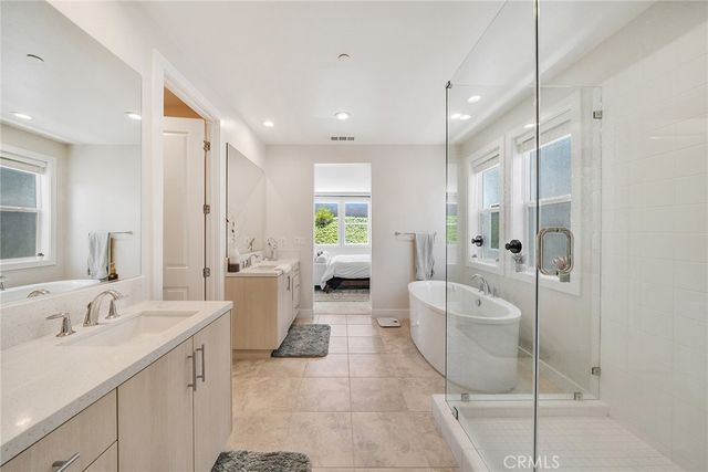 241 Burwood, Lake Forest, CA 92630