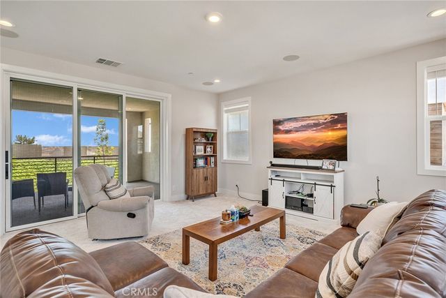 241 Burwood, Lake Forest, CA 92630