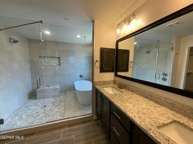 517 La Entrada Circle, Santa Teresa, NM 88008