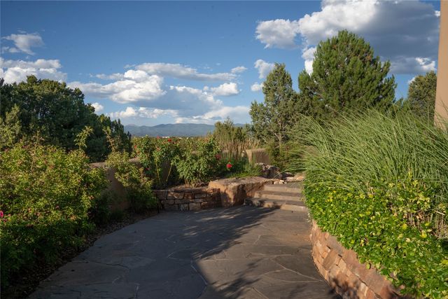26 Estates Drive, Santa Fe, NM 87506