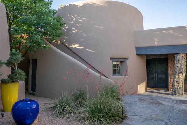 26 Estates Drive, Santa Fe, NM 87506