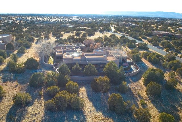 26 Estates Drive, Santa Fe, NM 87506