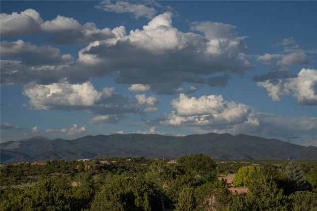 26 Estates Drive, Santa Fe, NM 87506