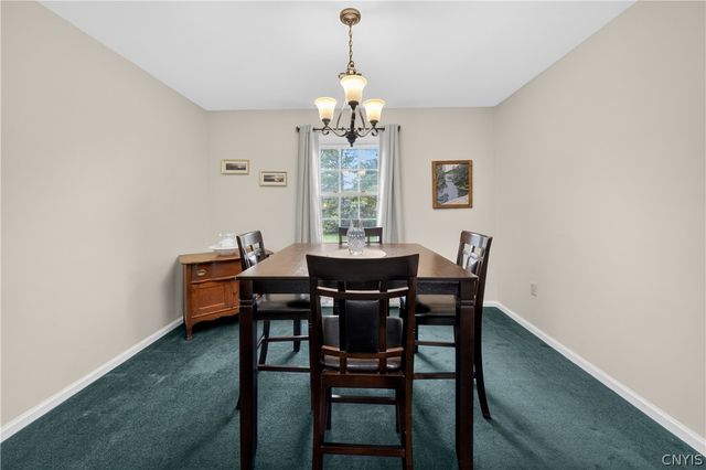 6143 Palisades Dr, Cicero, NY 13039