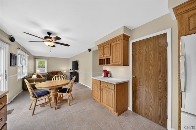 6143 Palisades Dr, Cicero, NY 13039