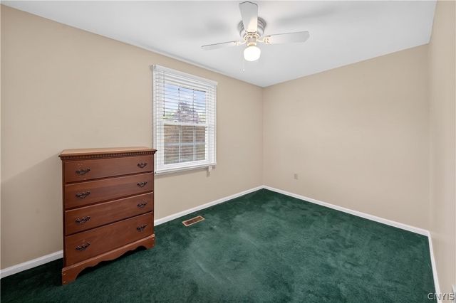 6143 Palisades Dr, Cicero, NY 13039