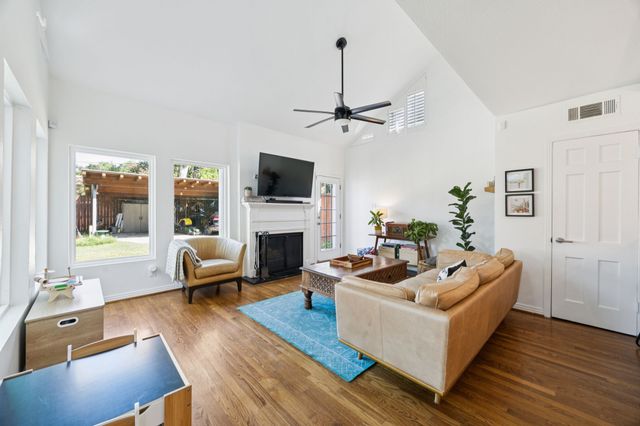 9427 Hobart Street, Dallas, TX 75218