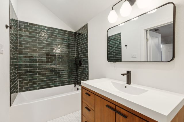 9427 Hobart Street, Dallas, TX 75218