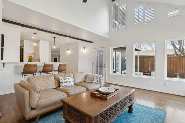 9427 Hobart Street, Dallas, TX 75218