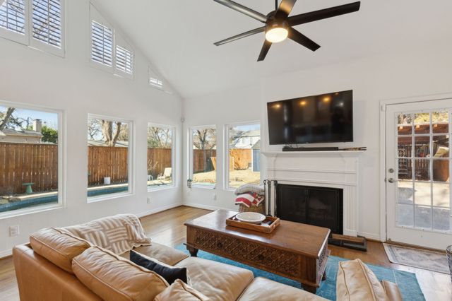 9427 Hobart Street, Dallas, TX 75218