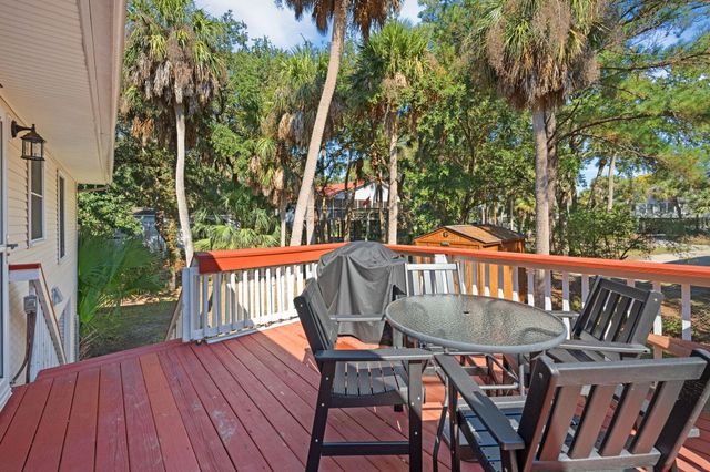 607 Portia Street, Edisto Island, SC 29438