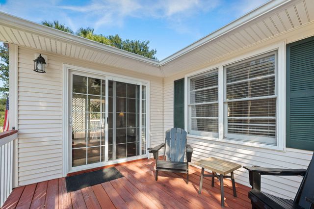 607 Portia Street, Edisto Island, SC 29438