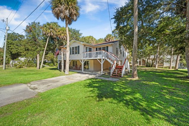 607 Portia Street, Edisto Island, SC 29438