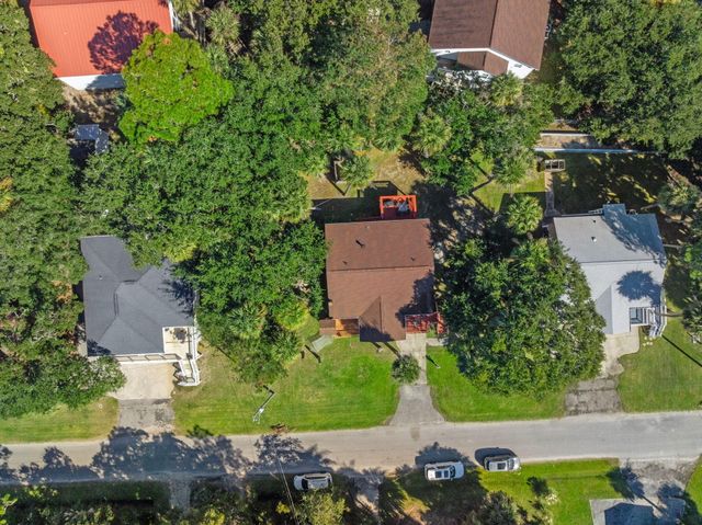 607 Portia Street, Edisto Island, SC 29438