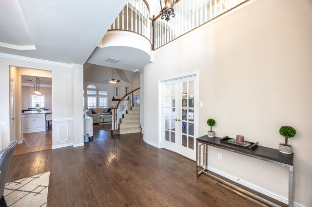 8520 Pinewood Drive, Fort Worth, TX 76123