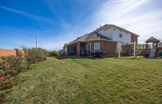 8520 Pinewood Drive, Fort Worth, TX 76123