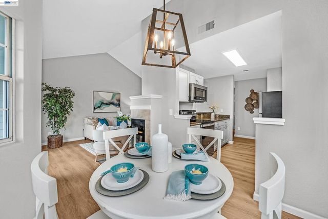 7815 7815 Canyon Meadow Cir H, Pleasanton, CA 94588