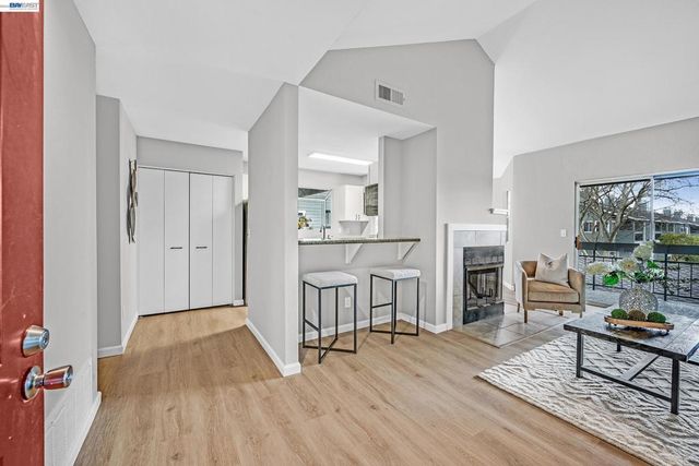 7815 7815 Canyon Meadow Cir H, Pleasanton, CA 94588