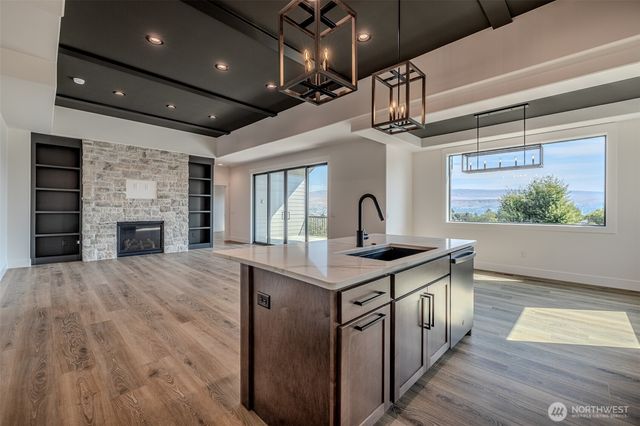 958 Racine Springs Drive, Wenatchee, WA 98801