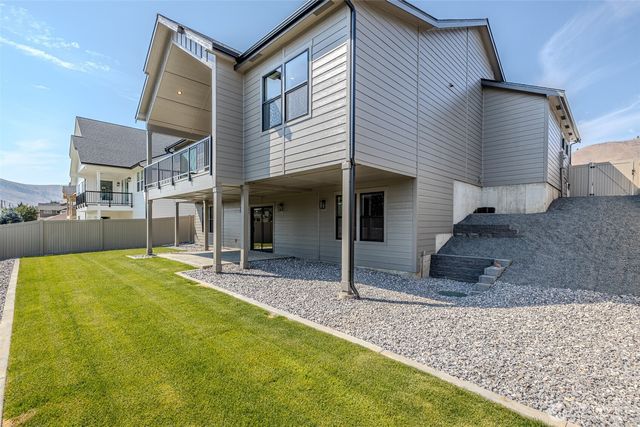 958 Racine Springs Drive, Wenatchee, WA 98801